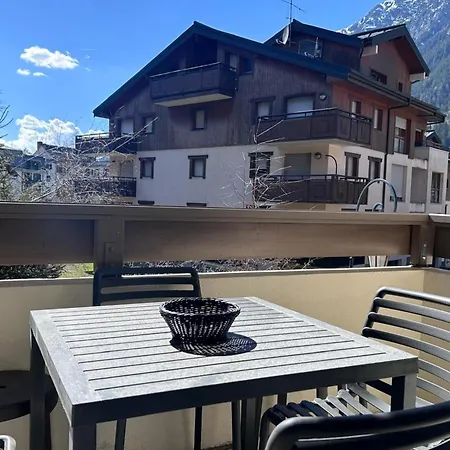 Apartman La Ginabelle With Pool & Balcony Chamonix